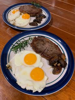 Hình của món Beefsteak - Bò Bít Tết (Medium rare).