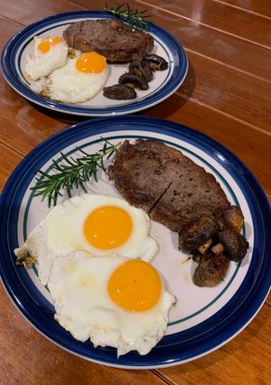 Hình của món Beefsteak - Bò Bít Tết (Medium rare).