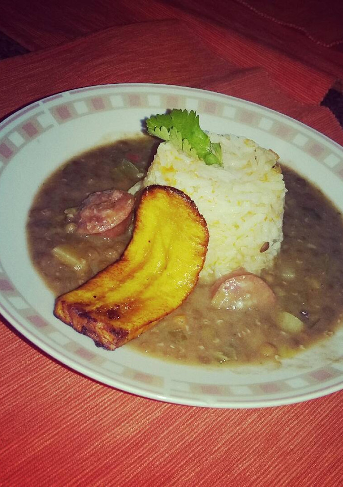 Una foto de Potaje de Lentejas con Chorizo ahumado