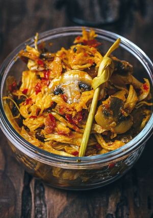 Foto resep Ayam Suwir Jamur Pedas