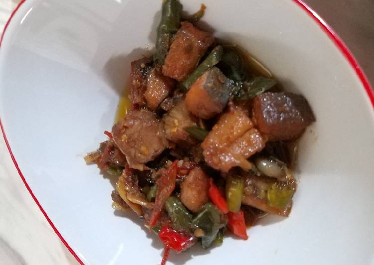 Asam manis ikan asin tenggiri