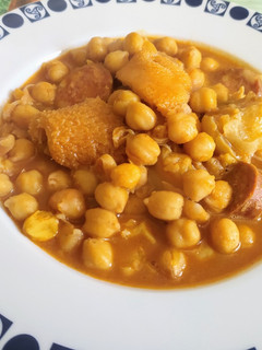 Una foto de Callos con garbanzos (a la gallega)