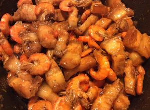 Hình của món Kho thịt tôm theo mẹ chồng.