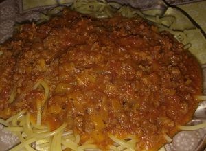 Una foto de Fideos entrefinos con salsa boloñesa
