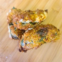 A picture of Air fried jalapeño poppers.