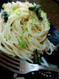 Spaghetti com manteiga, limão e parmesão