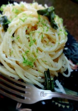 Foto de Spaghetti com manteiga, limão e parmesão