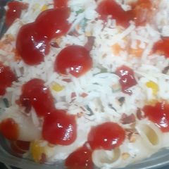 A picture of White sauce pasta.