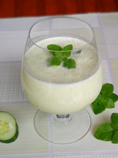 Una foto de Gazpacho de pepino al aroma de poleo menta