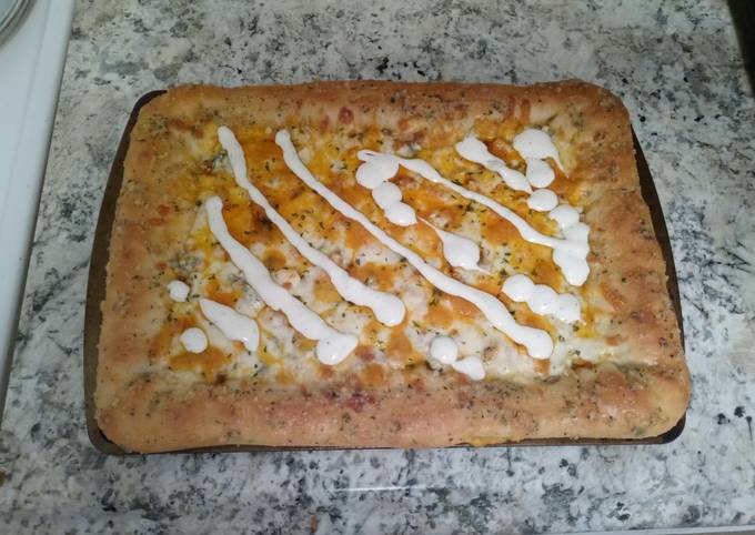 Recipe of Award-winning Homemade stuffed crust buffalo chicken pizza