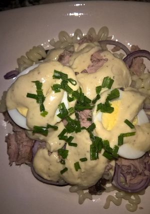 Una foto de Ensalada de Pastas y Atún con Salsa Caesar