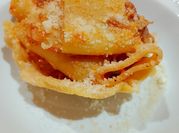 Una foto di paccheri con carne