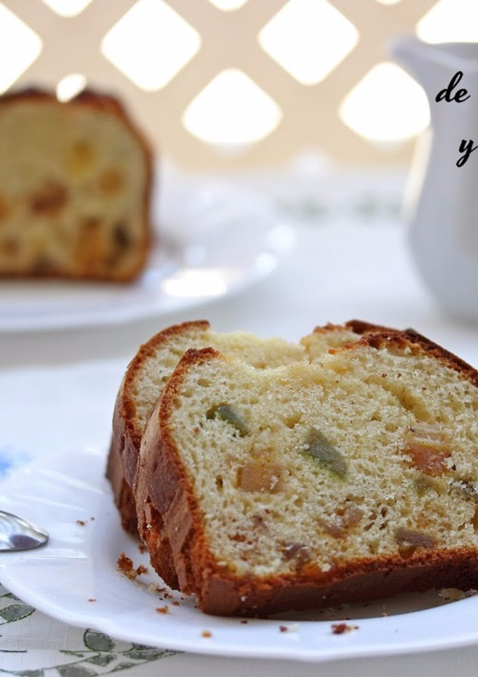 Una foto de Plumcake de fruta confitada y leche condensada