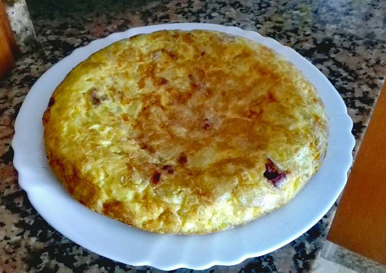 Omelette de patatas y jamón serrano