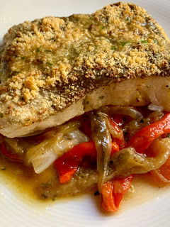 Una foto de Bacalao con escalivada
