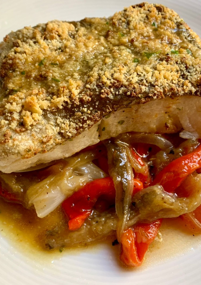 Una foto de Bacalao con escalivada