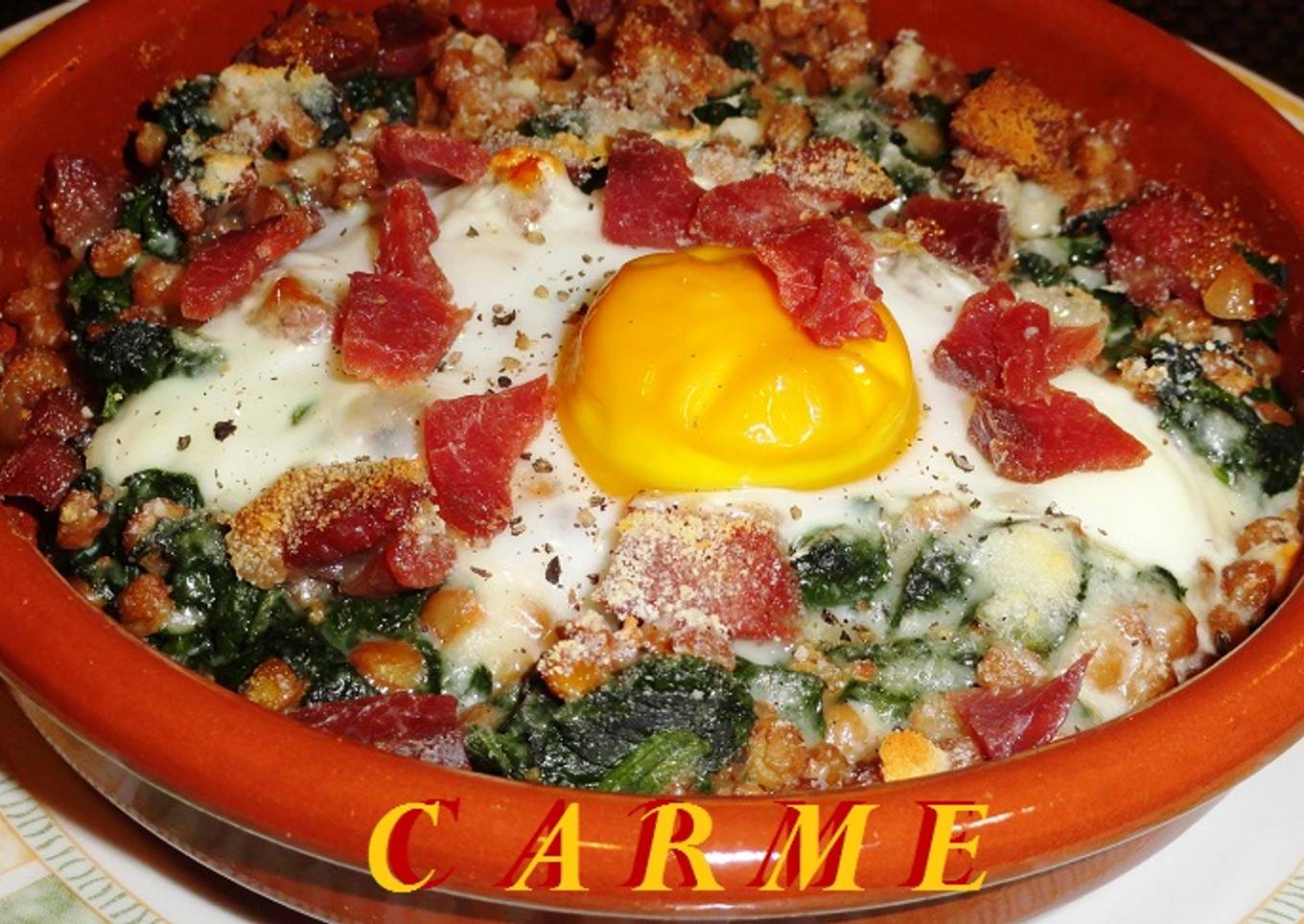 Gratinado de espinacas con lentejas y jamón