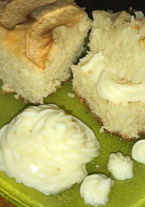 Una foto de Bizcochuelo 1 2 3 4, con manzanas y crema pastelera🍎