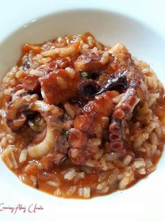 Una foto de Caldoso de pulpo con pimentón agridulce