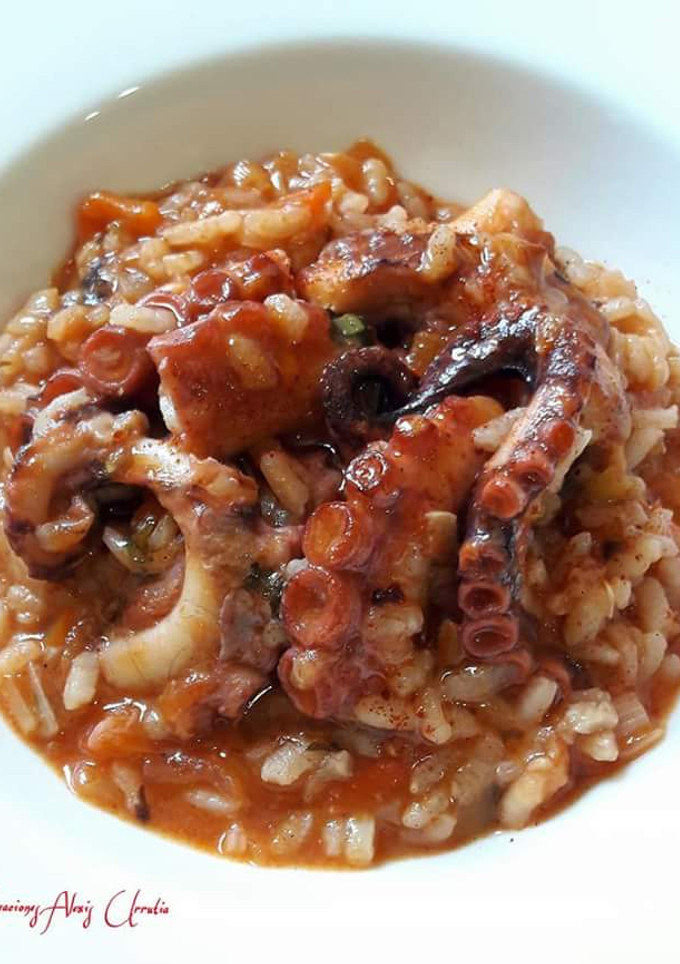 Una foto de Caldoso de pulpo con pimentón agridulce