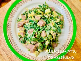 Wild garlic with eggs and ham