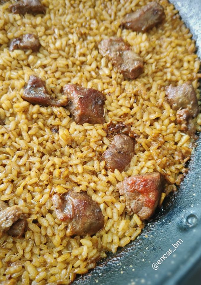Una foto de Arroz agazpachado con carrillada de cerdo