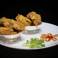 A picture of Crunchy Spinach Cheese Roll.