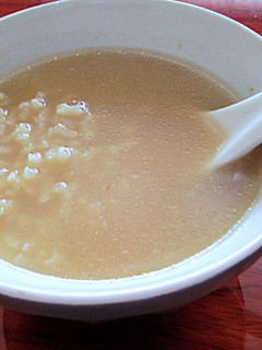 Una foto de Caldo familiar casero de gallina con arroz