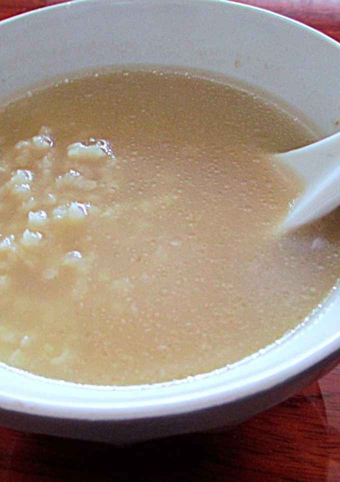 Una foto de Caldo familiar casero de gallina con arroz