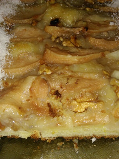 Una foto de Tarta de pera y nueces masa sin Manteca🍐