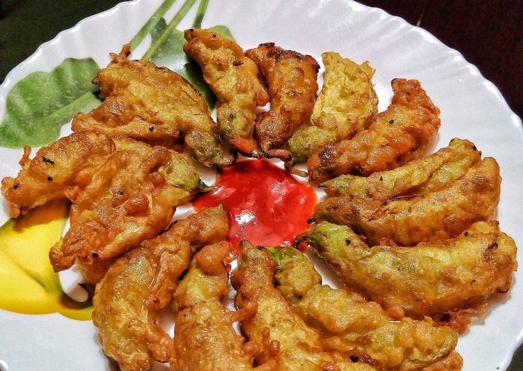 Simple Way to Prepare Ultimate Vegetable Hummingbird Flower Fritters