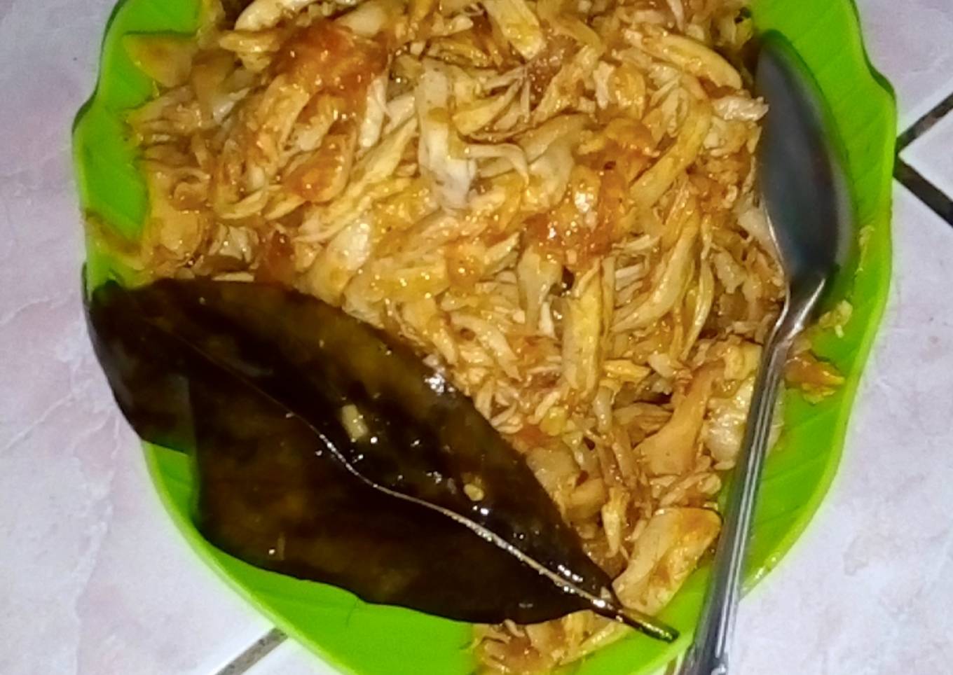 Ayam suwir balado