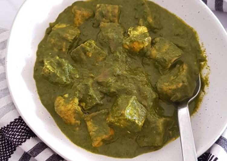 Tofu in Indian Spinach Curry
