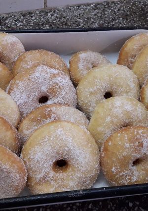 Una foto de Rosquillas fritas en grasa, esperando la lluvia 🌧🐖