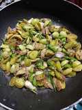 Tumis tomat hijau