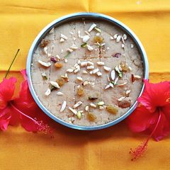 A picture of Semolina (sooji) Halwa.