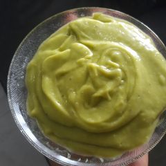 A picture of Avacado and banana smoothie.