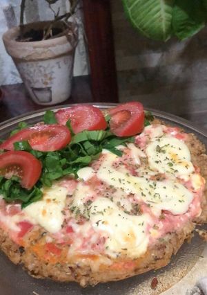 Una foto de Pizza de avena súper rápida y saludable