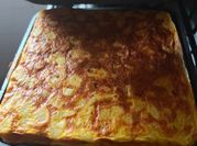 Una foto de condimentos para tortilla de papa