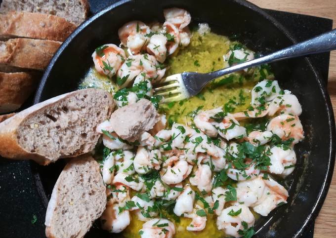 Step-by-Step Guide to Prepare Homemade Garlic butter prawns 'Gambas al
Ajillo'