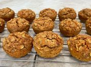 A picture of applesauce muffins