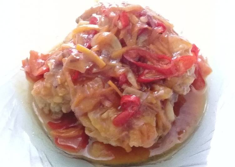 Resep Ayam Goreng Tepung Saus Pedas Manis, Bisa Manjain Lidah