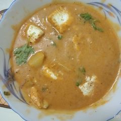 A picture of Aloo Paneer Korma.
