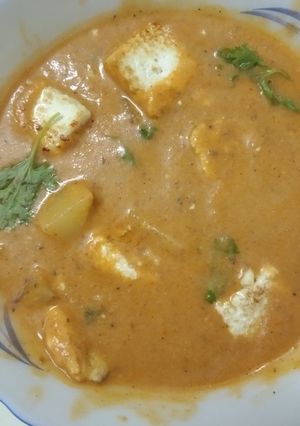 A picture of Aloo Paneer Korma.