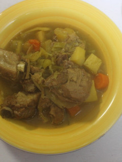 Una foto de Guiso de costillas con verduras