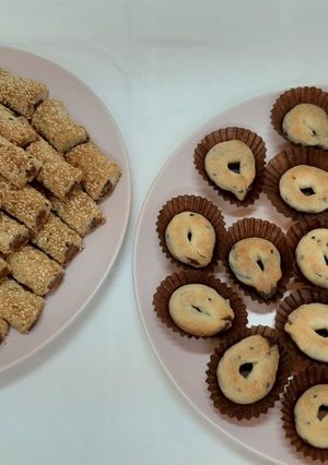 صورة لوصفة ابسط طريقة لعمل اصابع التمر بالسمسم واساور التمر هشة ولذيذة 😍😋