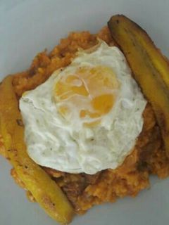 Una foto de Majadito batido de pollo