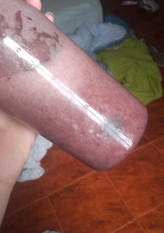 Una foto de Jugo de arándanos y plátano