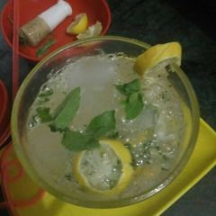A picture of Lemon mojito mocktail.