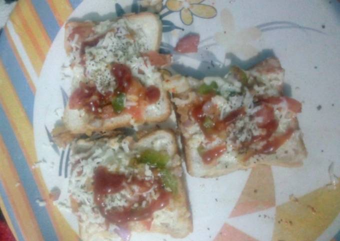 Yummy bread pizza